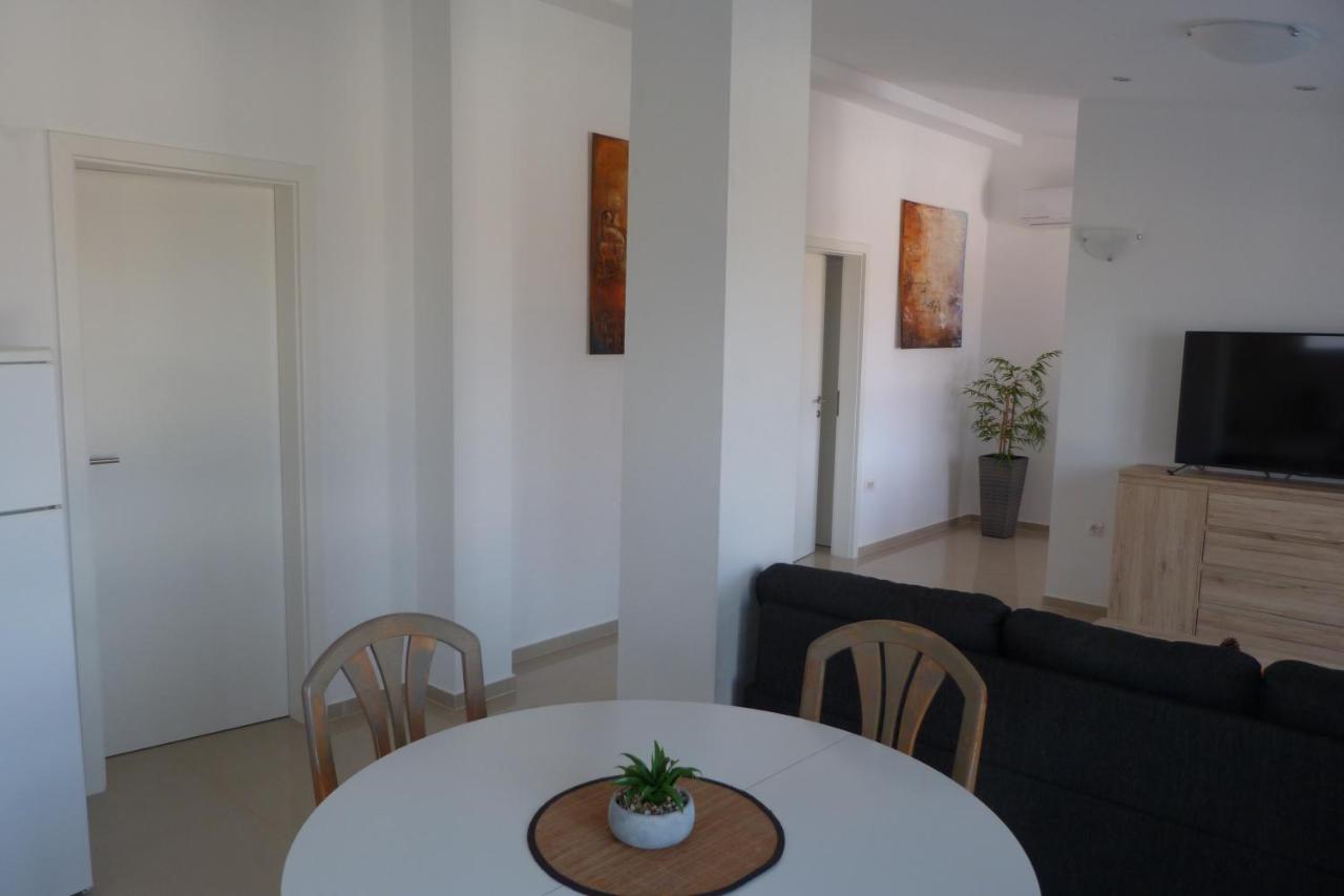 Monja & Dadi, Malinska, Appartement